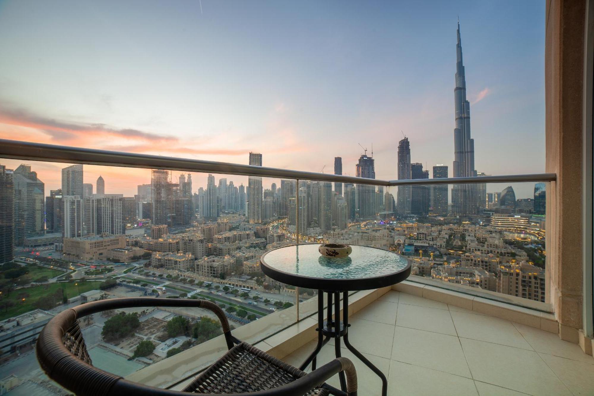 Upgraded Apartment With Stunning Burj Khalifa View Dubai Eksteriør billede