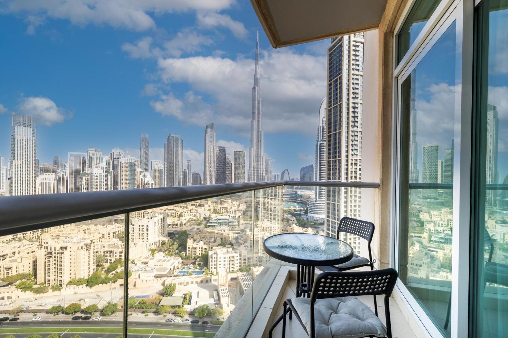 Upgraded Apartment With Stunning Burj Khalifa View Dubai Eksteriør billede